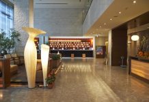 折上折!Expedia 快閃72小時.環球酒店低至4折!用埋優惠代碼額外再85折!(優惠至9月28日) 大堂