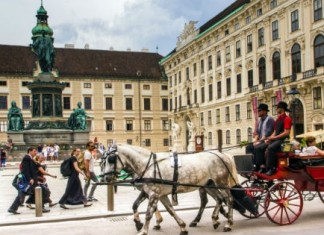 【歐洲平飛】搭靚嘢歐遊!香港來回維也納 / 阿姆斯特丹 / 巴黎$2,453起!連稅3千2起 – 長榮航空 (優惠至6月14日)