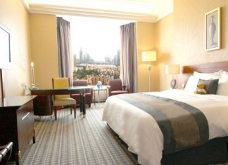 【北上快閃遊】住靚酒店、食海鮮 Buffet!深圳皇軒酒店雙早雙晚套票:每位$539起!包自助晚餐+早餐 – 中旅社