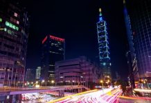 【全年早鳥平飛】香港來回台灣各地$687起!暑假尾 / 跨年都有!可早去晚返!2020年3月前出發 – 中華航空