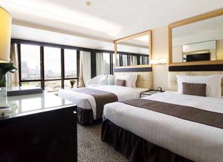 【留港歎酒店】富豪東方酒店「嘆.住.飲」優惠:豪華雙人房+早餐+啤酒 / 紅白酒+小食:每房$478起!可延遲退房