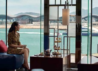 【周末度假樂】天際萬豪「食.住.呵護住宿」每房$1,650起!送$1,600酒店消費額!尊貴海景房!免費泊車位、穿梭巴士 – 香港天際萬豪酒店 (優惠至8月31日)