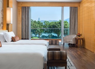 【海景美食假期】香港遨凱酒店.歎足33小時!豪華房+$200餐飲額+小食飲品$1,160起!免費升級至海景房 / 套房 (優惠至6月30日)