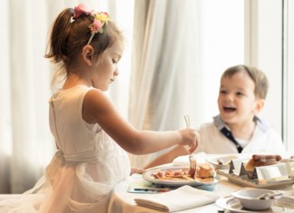 【豪歎暑假】四季酒店.夏日合家歡假期!豪華客房+早餐+餐飲額+家庭活動:每位$1,229起!包房內兒童帳篷、可延遲退房 (優惠至8月31日)