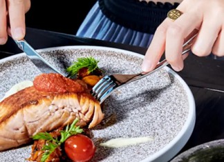 【在家歎美食】酒店美食.外賣自取優惠!香港W酒店「KITCHEN」套餐:低至每份$83起!各式沙律、巴東牛肉、安格斯漢堡、佛跳牆等多款食品 – Klook (優惠至8月31日)