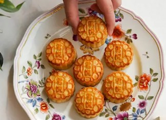 【半價月餅】Klook 中秋月餅.DBS用戶低至5折!皇玥月餅$168起、唐人館限量禮盒$268起、君悅酒店禮盒$321起、W酒店星宴月餅$285起、康得思禮盒$288起 – Klook (優惠至9月16日)