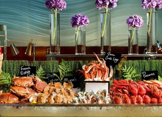 【周年優惠價】港麗30周年筍價!豪華客房+早晚兩餐自助餐:每位$995起!可提早 Check-in!11月底前入住 – 香港港麗酒店 (優惠至11月30日)