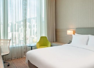 【抵擦海鮮】抵食之選!客房連早餐+海鮮拼盤及半自助晚餐:每位$434起!可延遲退房!11月底前入住 – 香港九龍CBD2智選假日酒店 (優惠至11月30日)