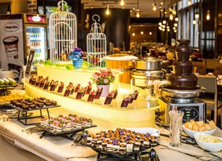 【Buffet買1送1】酒店自助餐閃減!九龍東皇冠假日酒店「蠔得喜」自助午餐:2位$394起!下午茶、自助晚餐都抵!節日適用 – 香港九龍東皇冠假日酒店 (優惠至12月1日)