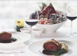 【文華東方.五大套票優惠】豪華住宿+早餐+晚餐+24小時住宿+Neal’s Yard Remedies 香薰禮遇 $2,080起 威靈頓牛柳連豪華海鮮拼盤3道菜晚餐