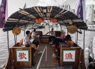 【香港仔避風塘舢舨遊.買一送一】乘搭舢舨船+飽覽避風塘+參觀水上人居所+多個拍照打卡點+地道小食等