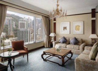 【港島香格里拉.套房連3餐優惠】行政套房+Lounge (早餐+傍晚雞尾酒)+餐飲消費額+延遲退房+生日紀念日禮遇$3,520起!另有九香包2餐優惠