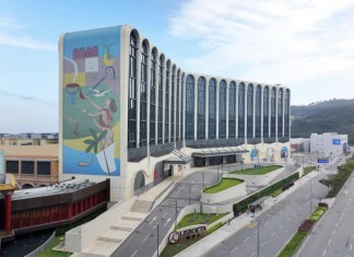 【澳門葡京人「負房價」優惠】高級客房+雙人早餐+雙人 GoAirborne 室內跳傘飛行體驗!人均$640起!